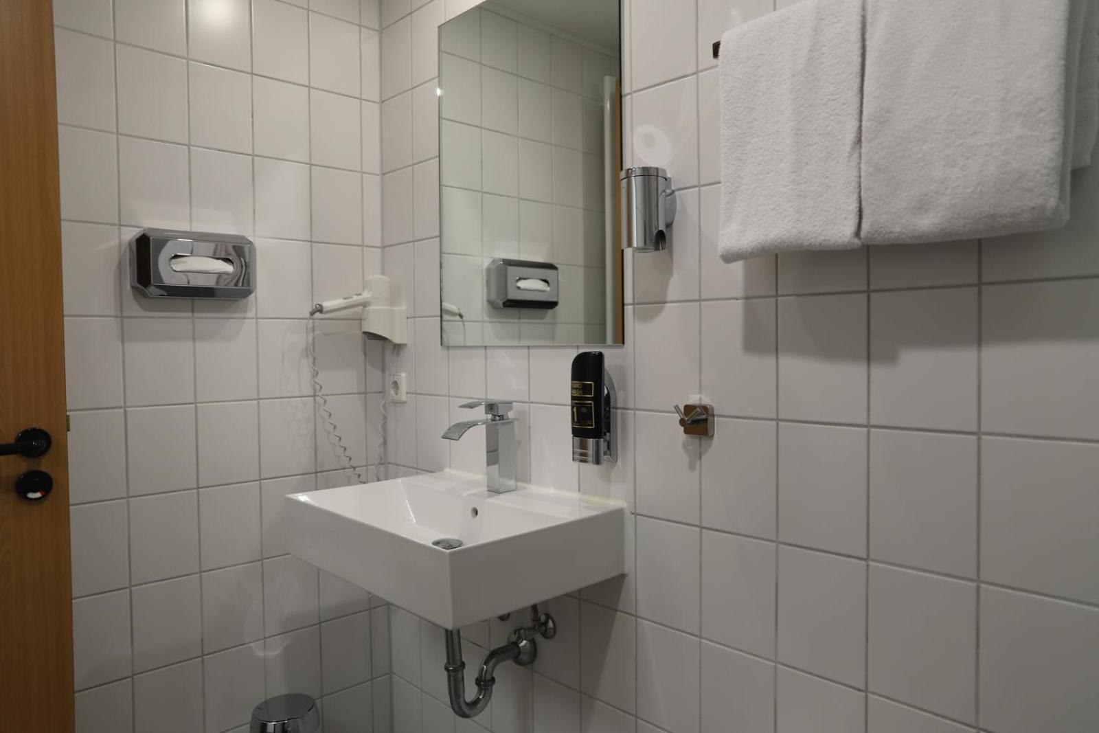Hotel Am Suedtor Бакнанг Екстериор снимка