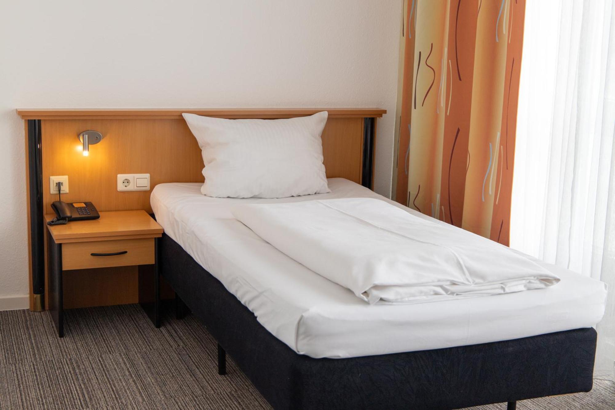 Hotel Am Suedtor Бакнанг Екстериор снимка